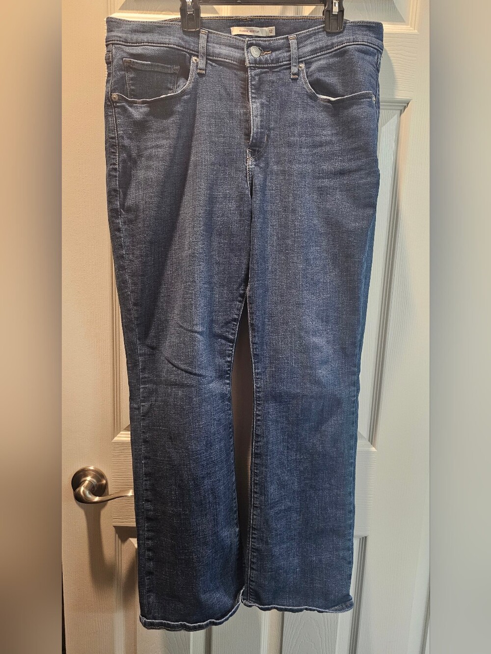 Levis Classic Women's Blue Straight-Leg Jeans Size 12